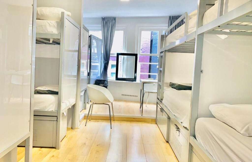 Single Bed in Mixed Dormitory Room